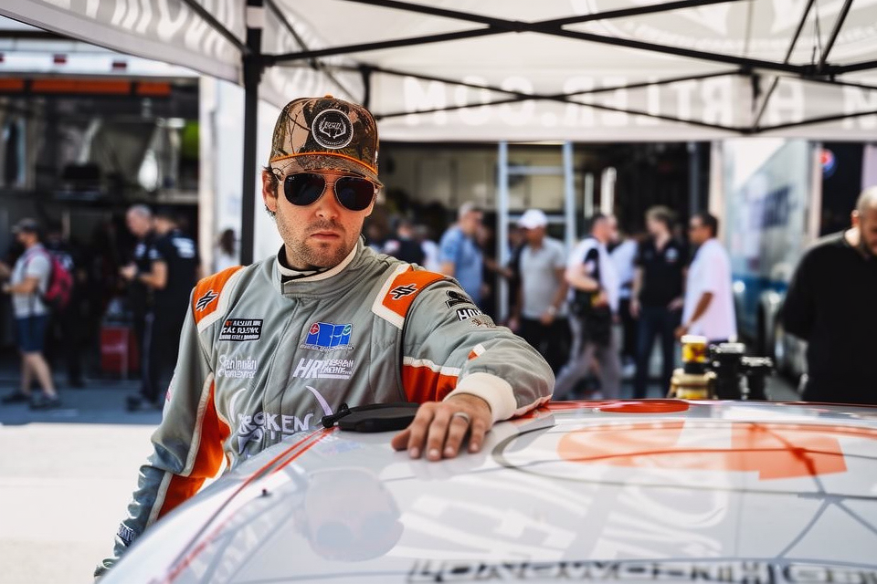 YY易游体育官网 - 从「吐槽王」到赛场新星：Landon Huffman的真实内容与NASCAR Trucks再起航 - YY易游体育
